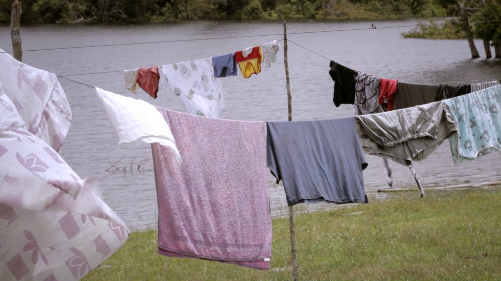 na corda bamba de férias manda uma playlist 3 em 1 em homenagem à rapaziada catita e&nbsp;legal
